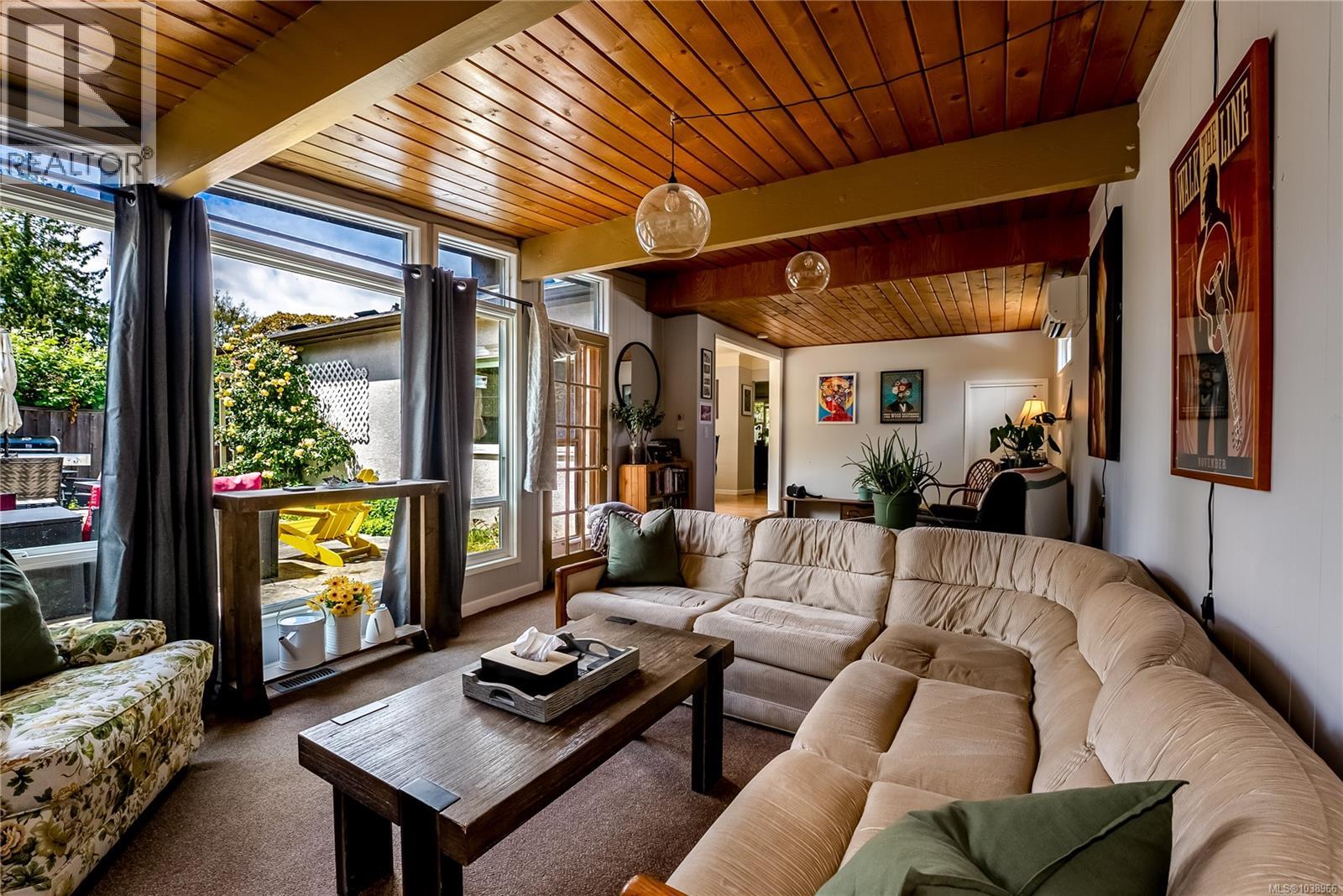  1663 Freeman Avenue, Saanich