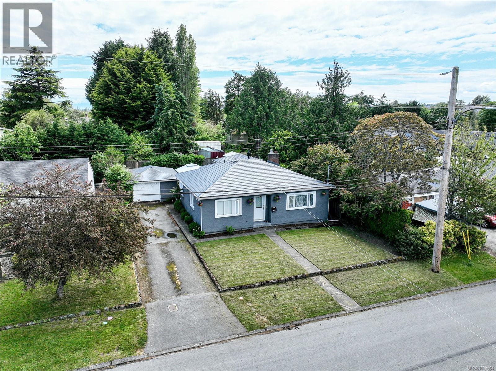 1661 Freeman Ave - 24