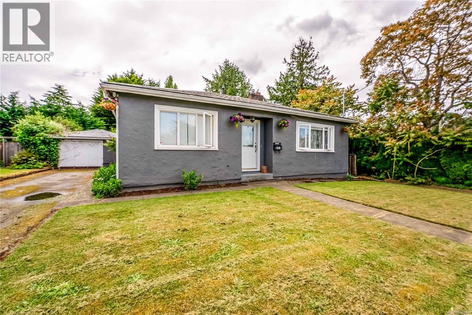 1661 Freeman Ave - 28