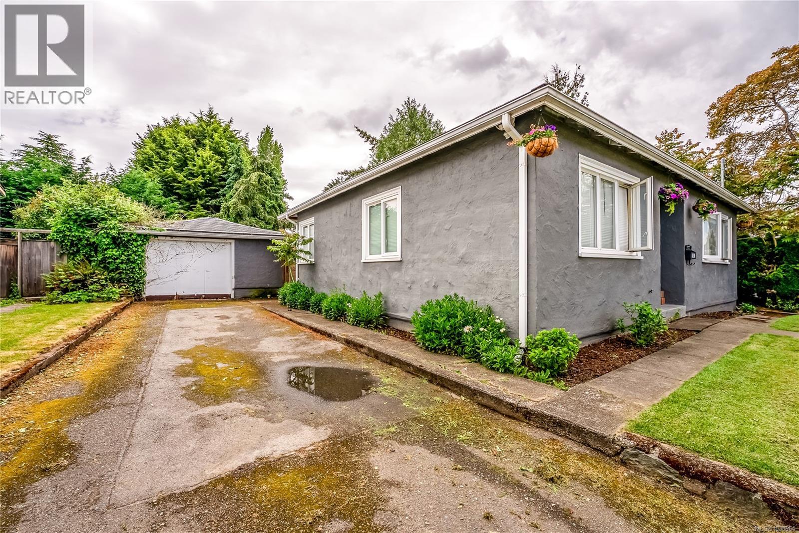  1661 Freeman Avenue, Saanich