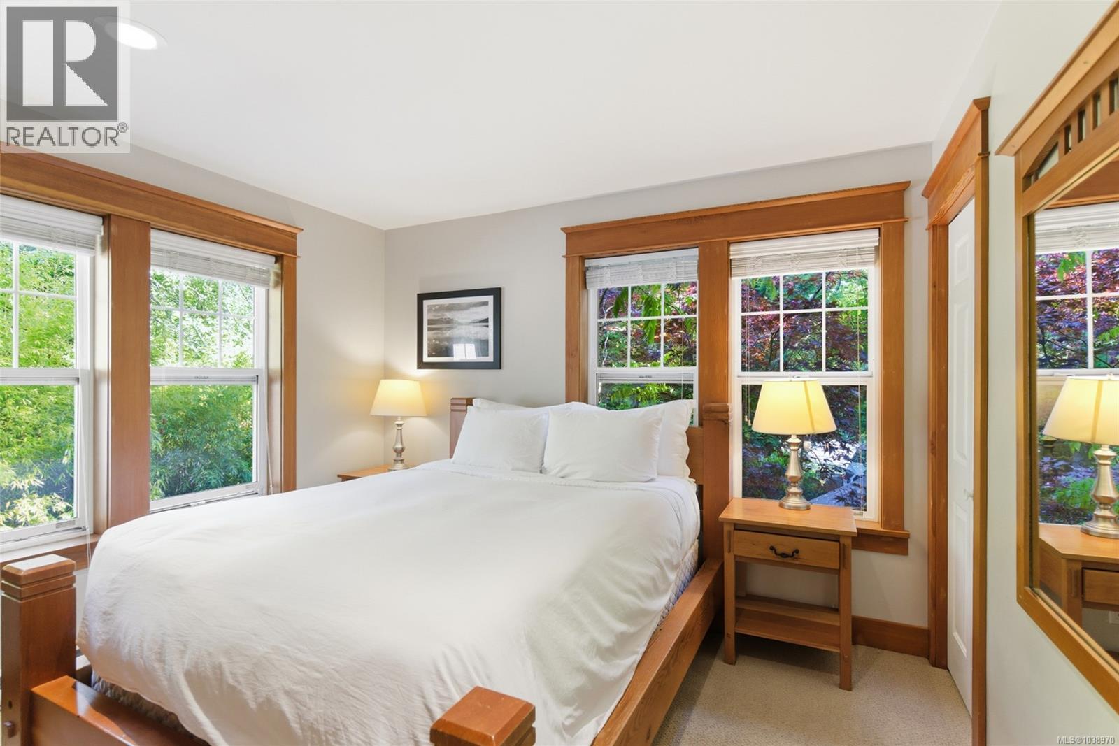 1177 Lynn Rd, Tofino