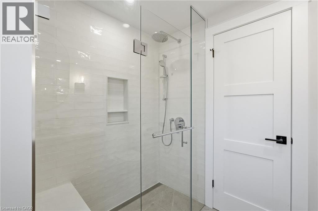 2418 BUTTERNUT Crescent - 28