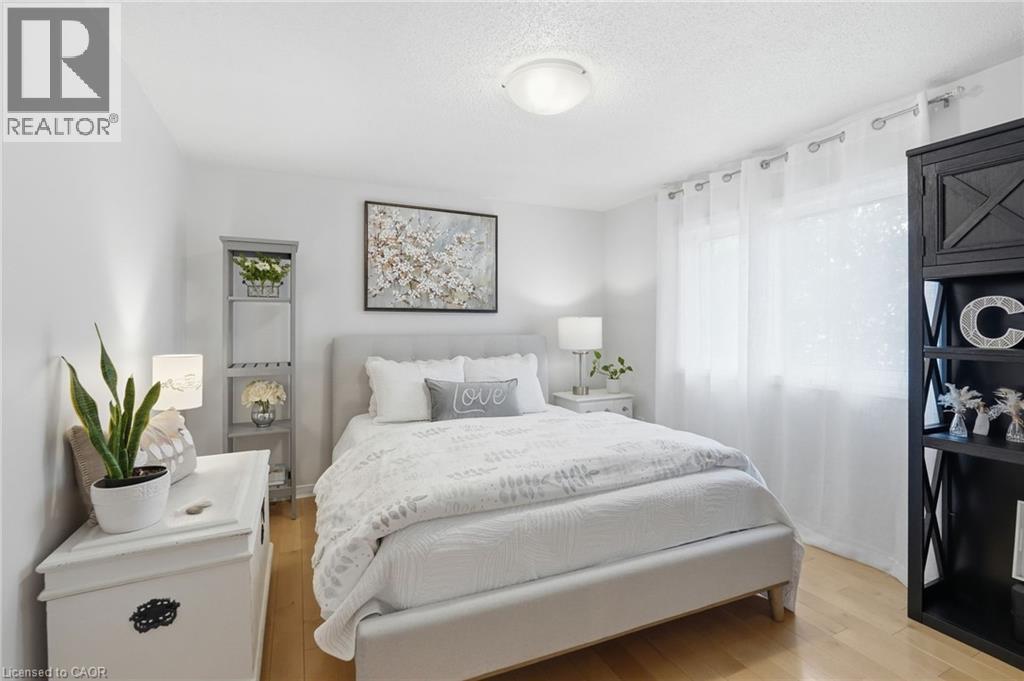 2418 BUTTERNUT Crescent - 31