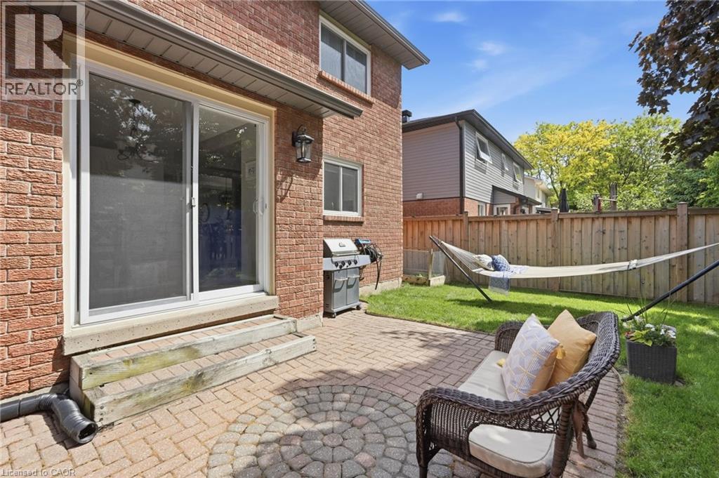 2418 BUTTERNUT Crescent - 44
