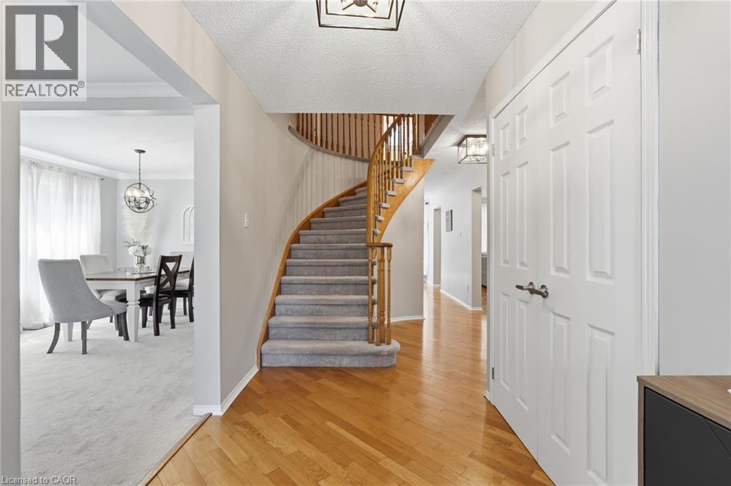 2418 BUTTERNUT Crescent - 5
