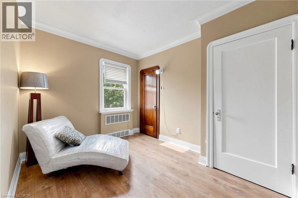 287 E COURTLAND Avenue E - 23