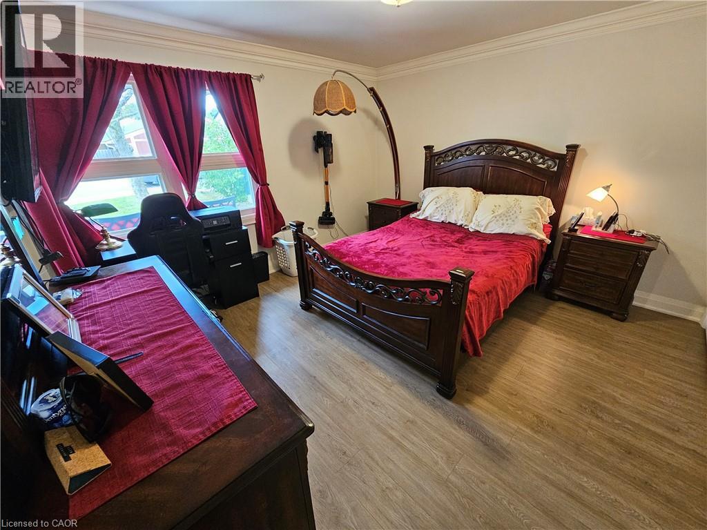 13 SISTER VARGA Terrace - 11