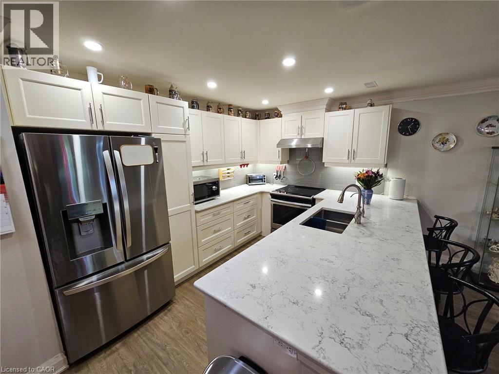13 SISTER VARGA Terrace - 6