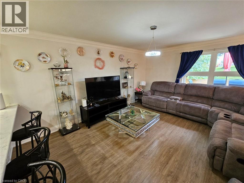 13 SISTER VARGA Terrace - 9