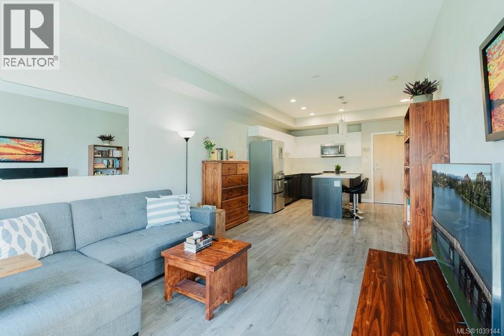 316 767 Tyee Rd, Victoria