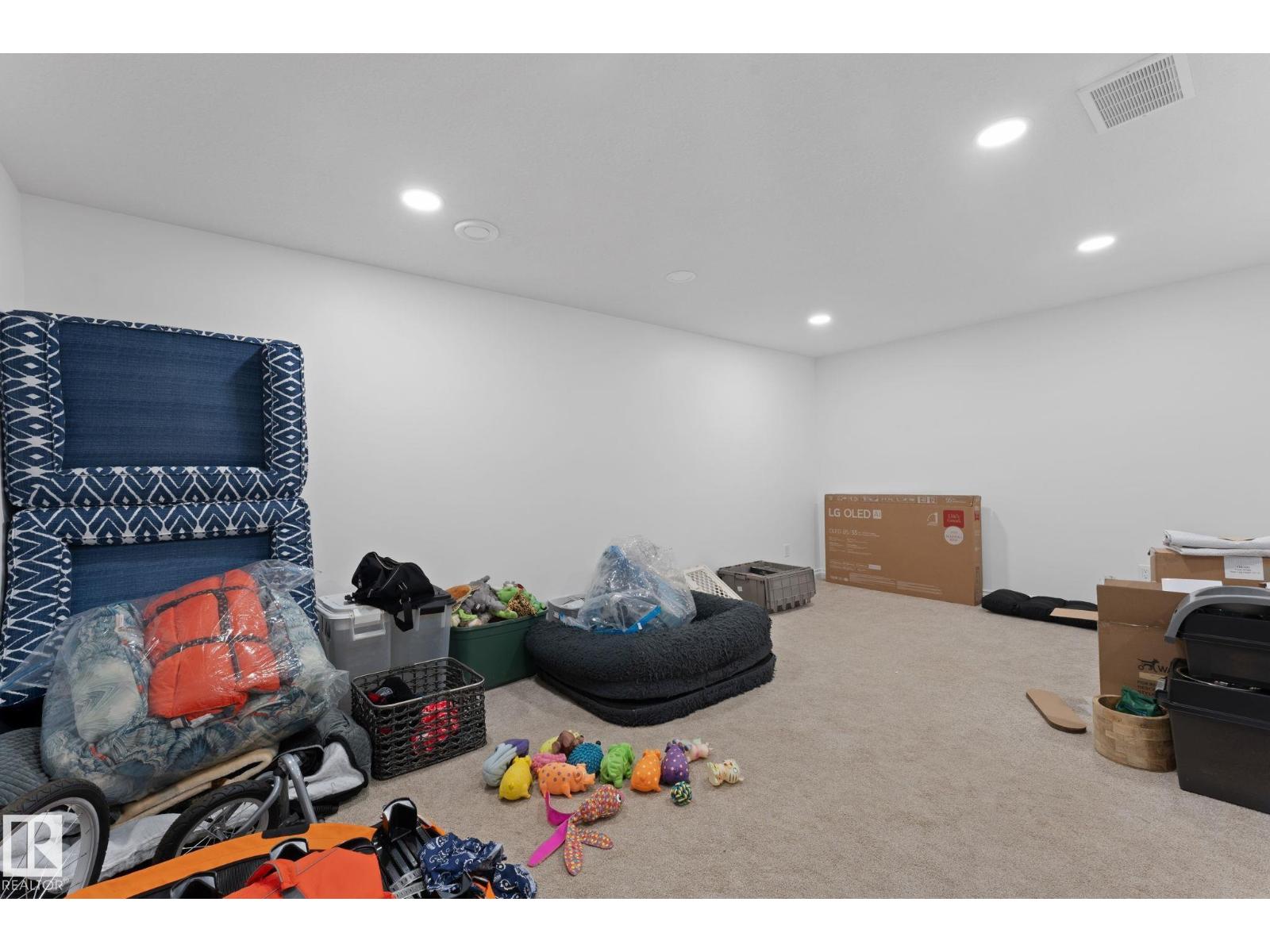 5964 164 AV NW — photo 38