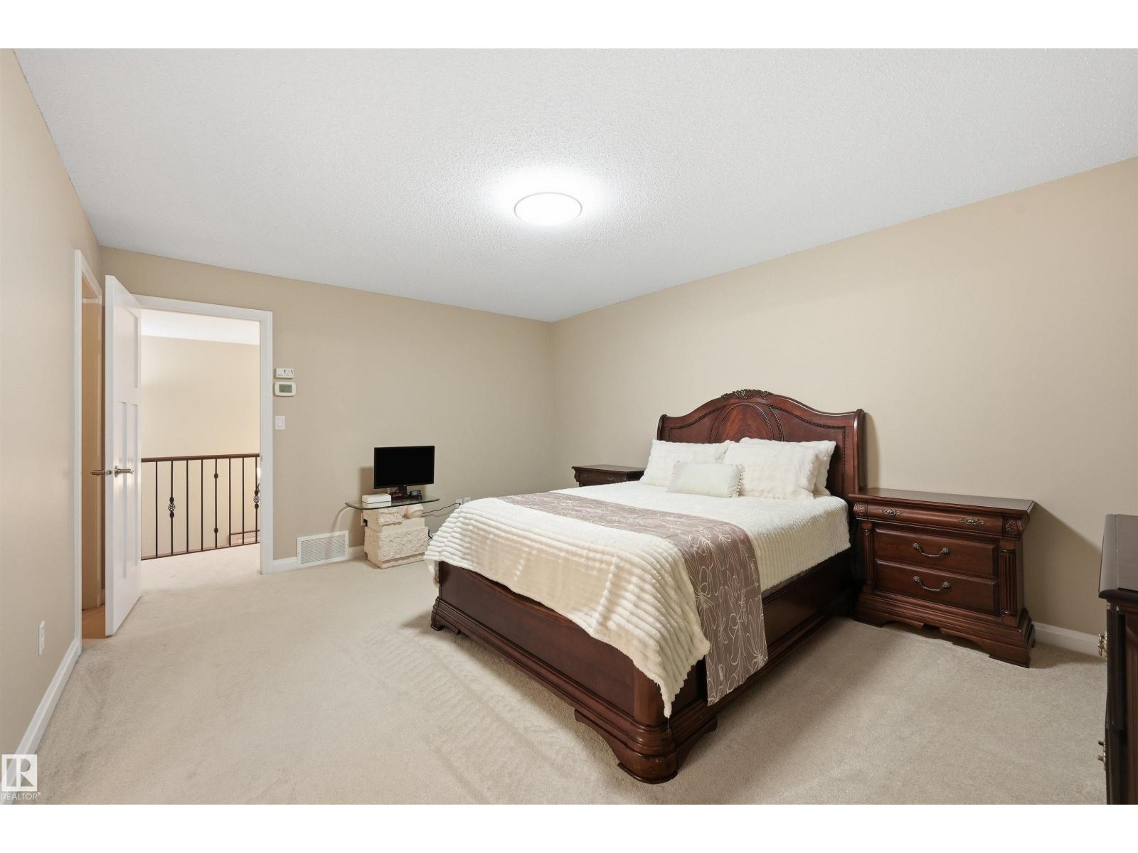 478 AINSLIE CR SW - 32