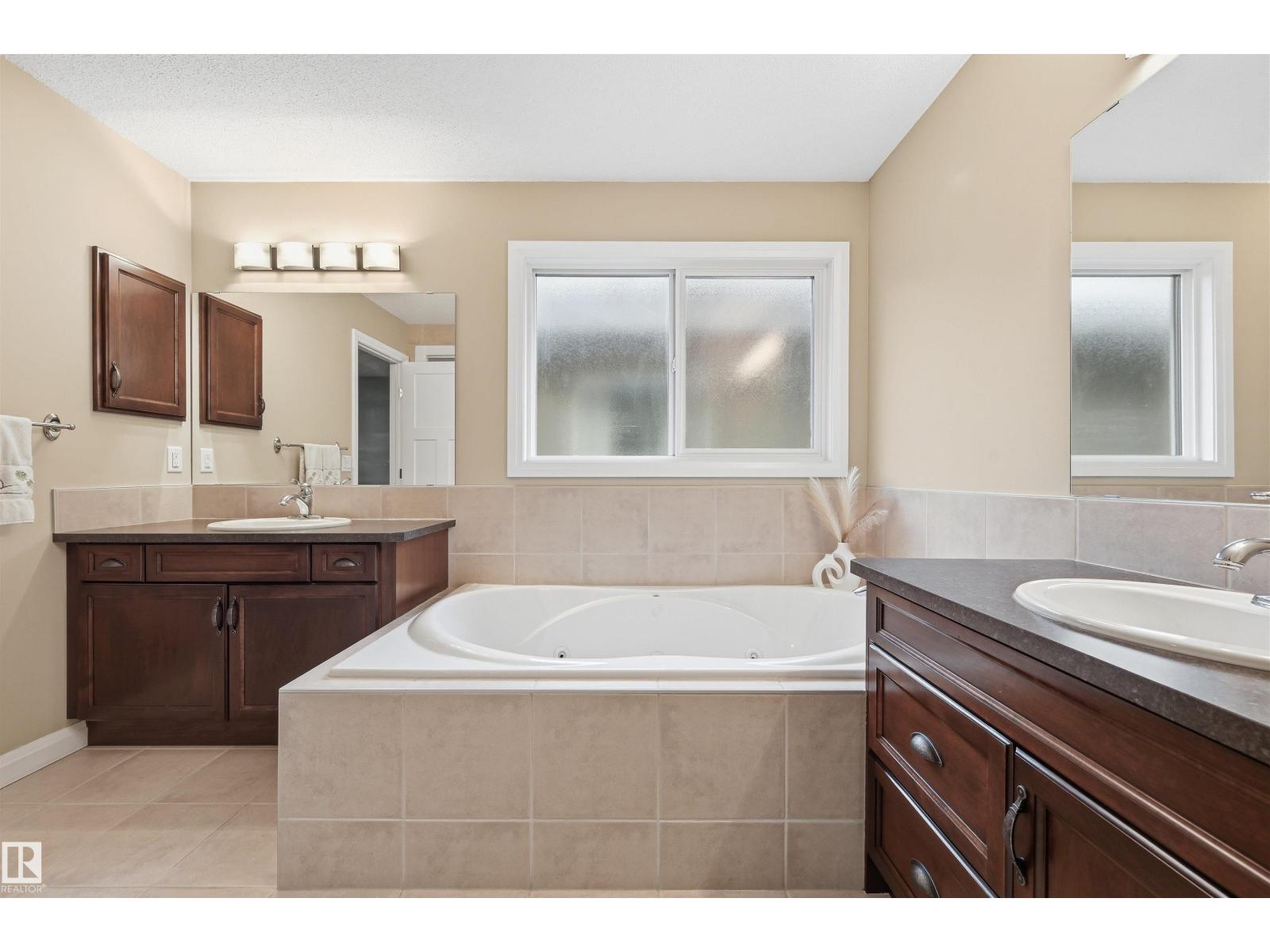 478 AINSLIE CR SW - 35