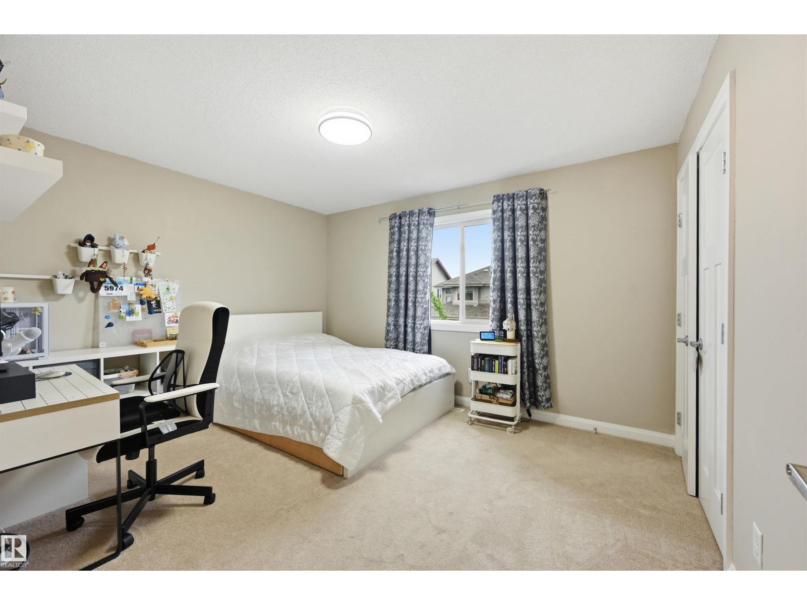 478 AINSLIE CR SW - 43