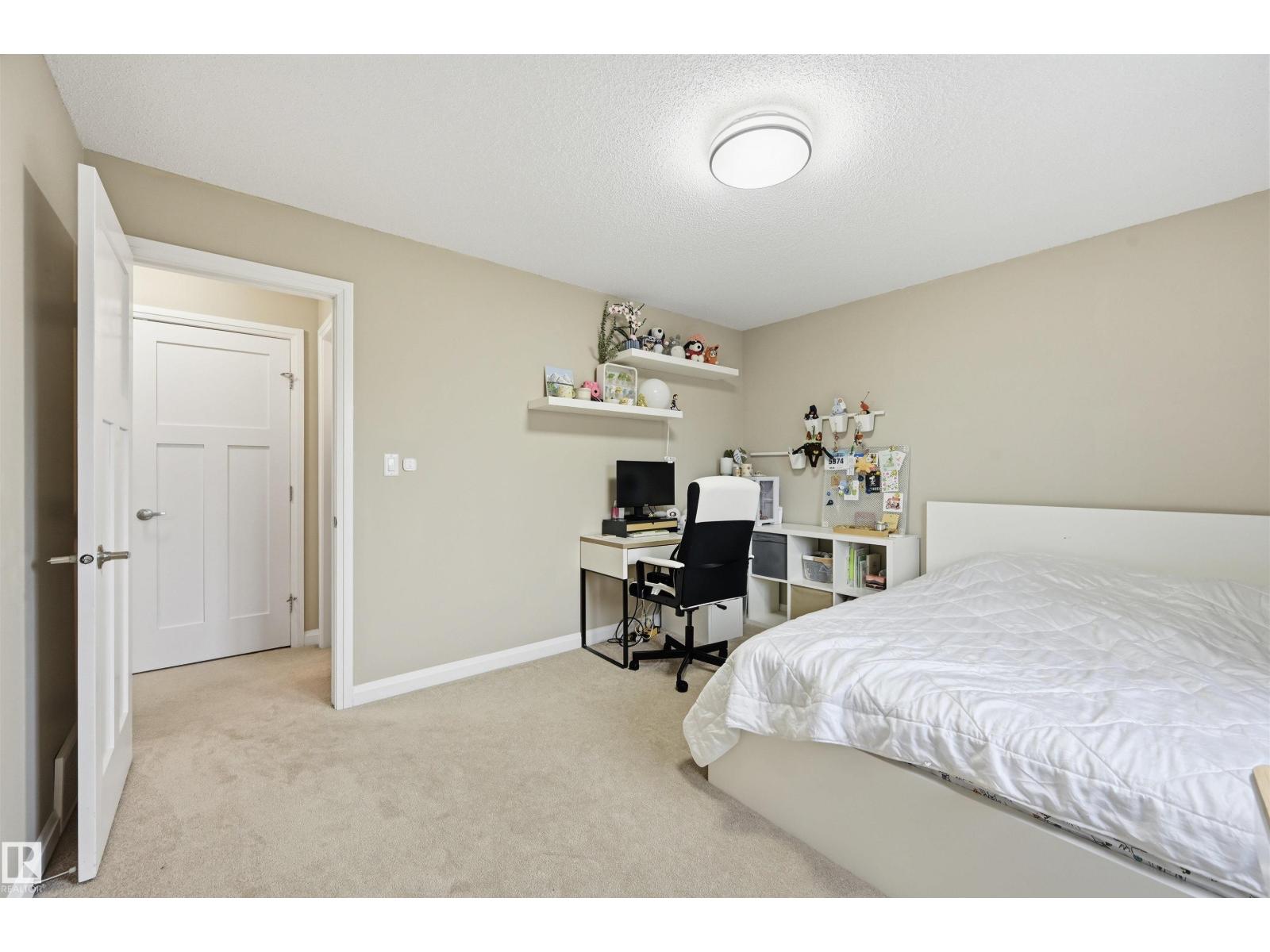 478 AINSLIE CR SW - 44