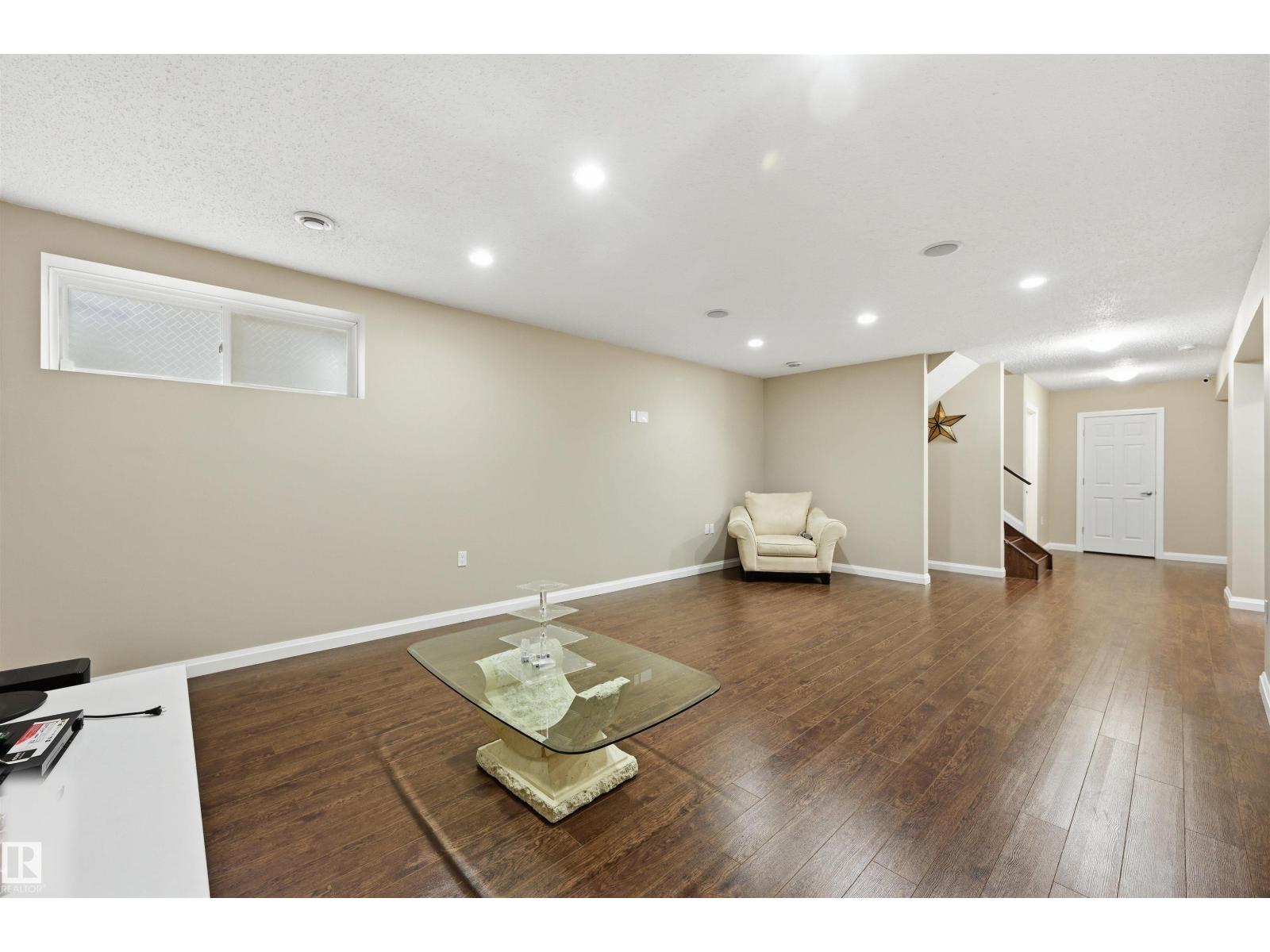 478 AINSLIE CR SW - 50
