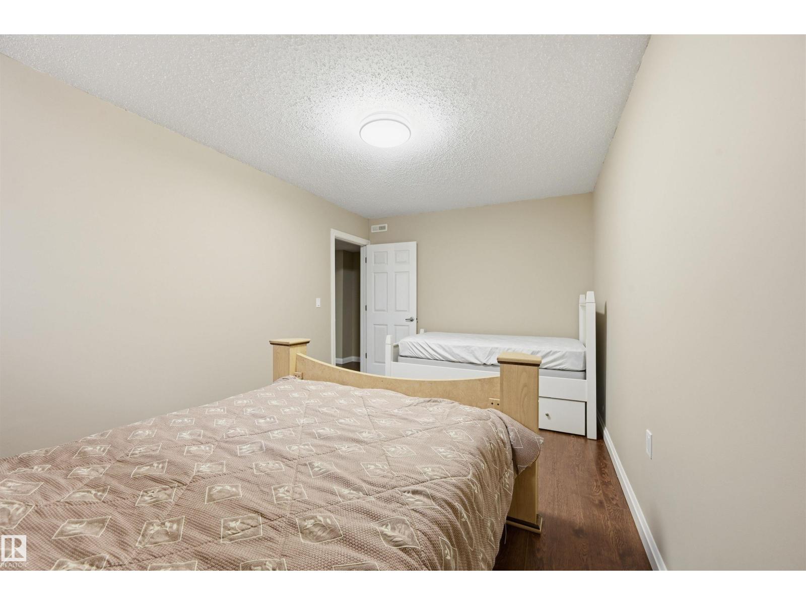 478 AINSLIE CR SW - 52