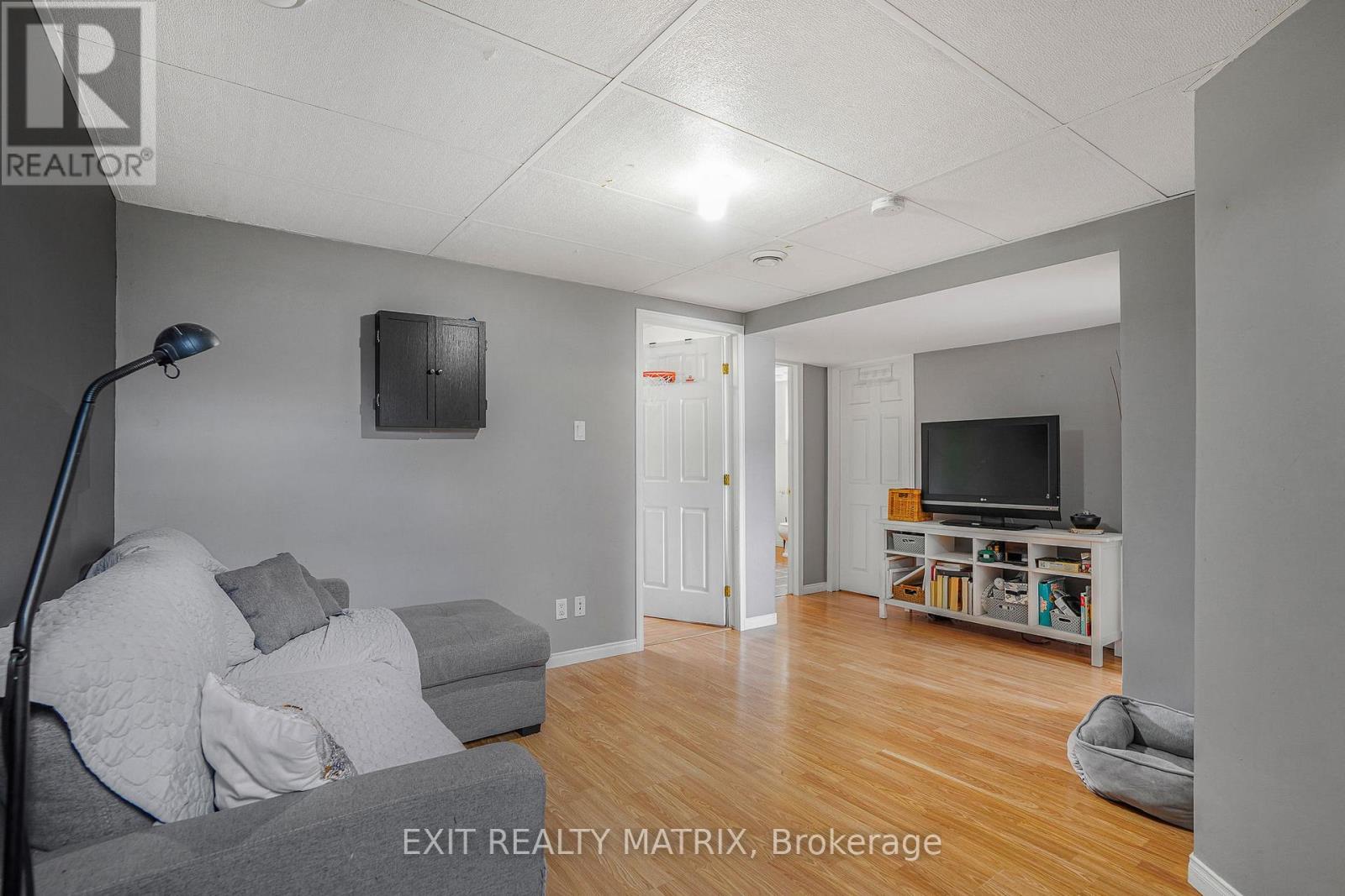 90 RICHARD STREET - 23