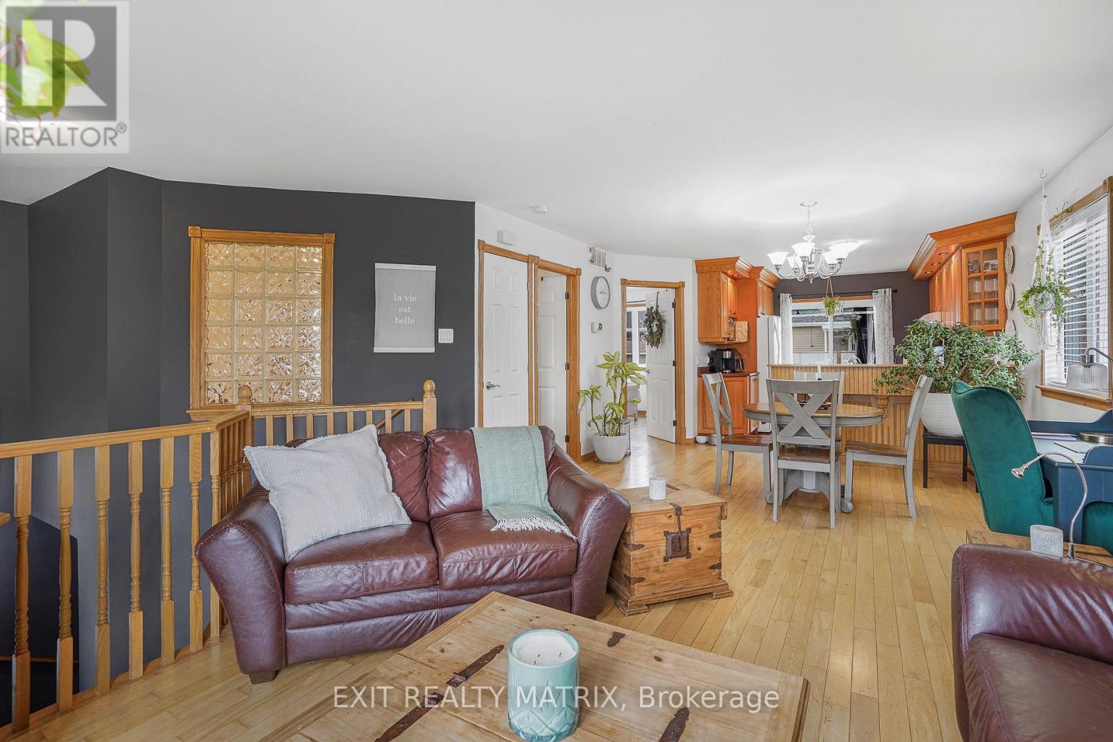90 RICHARD STREET - 6