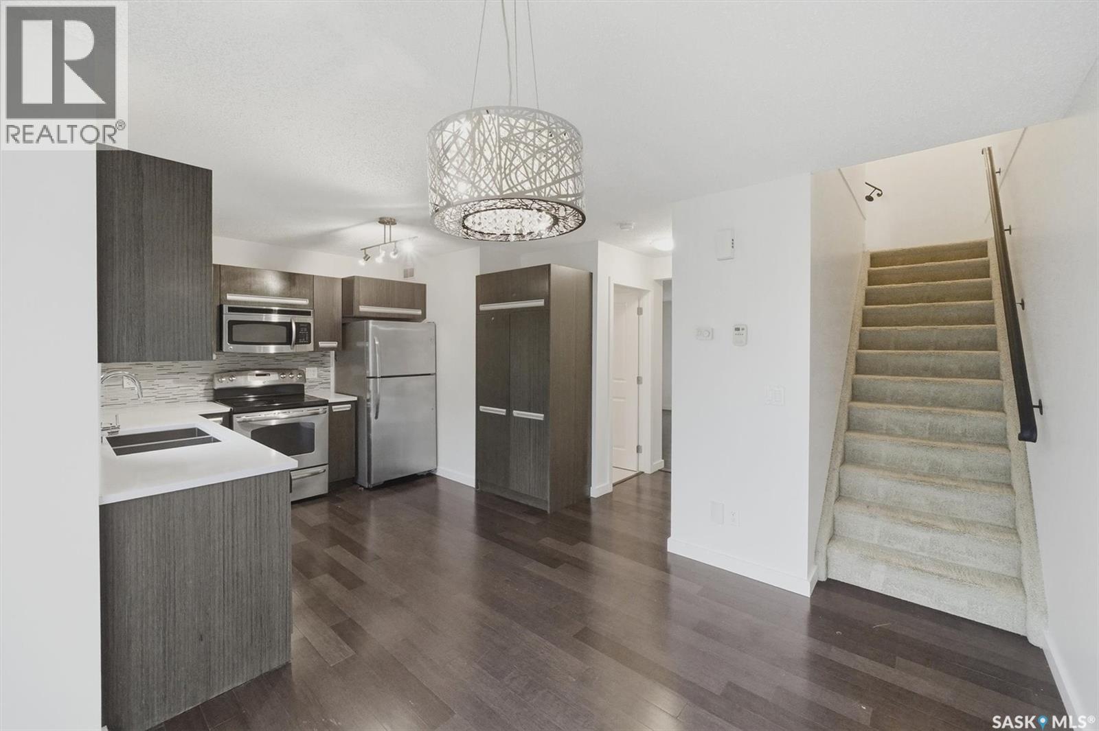 #265 245 Ashworth CRESCENT - 13