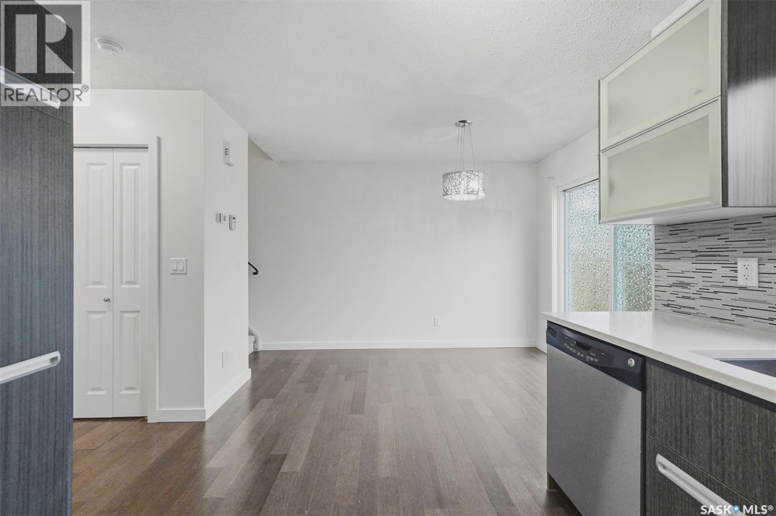 #265 245 Ashworth CRESCENT - 14
