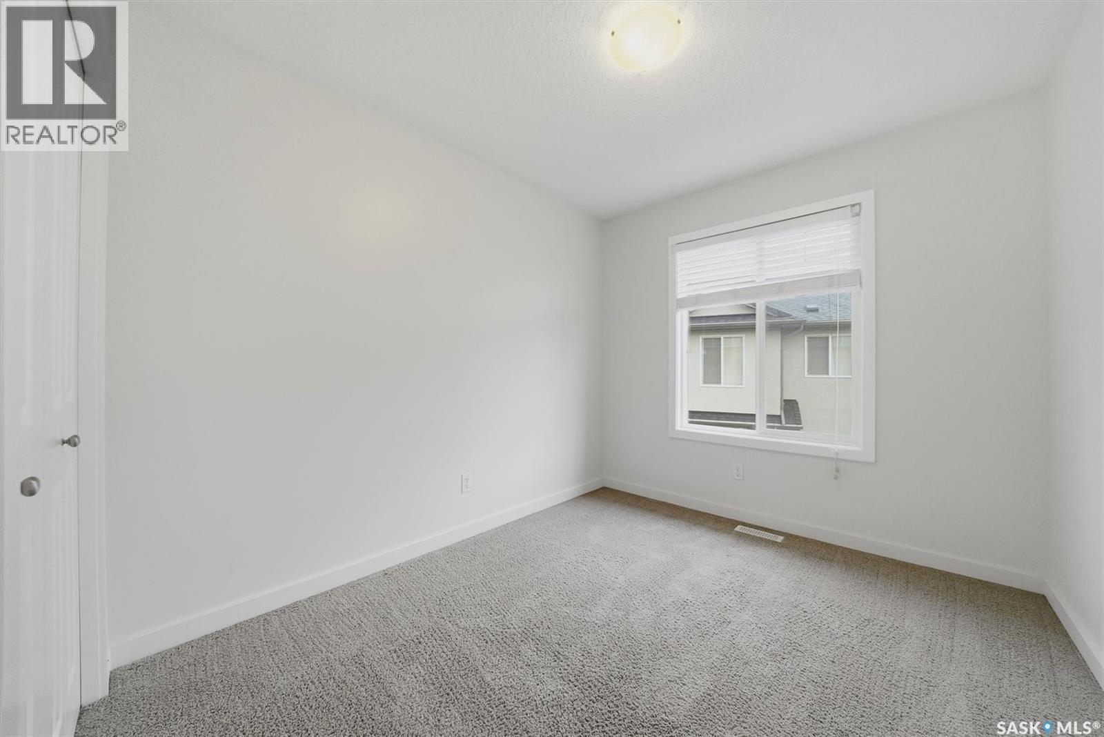 #265 245 Ashworth CRESCENT - 26