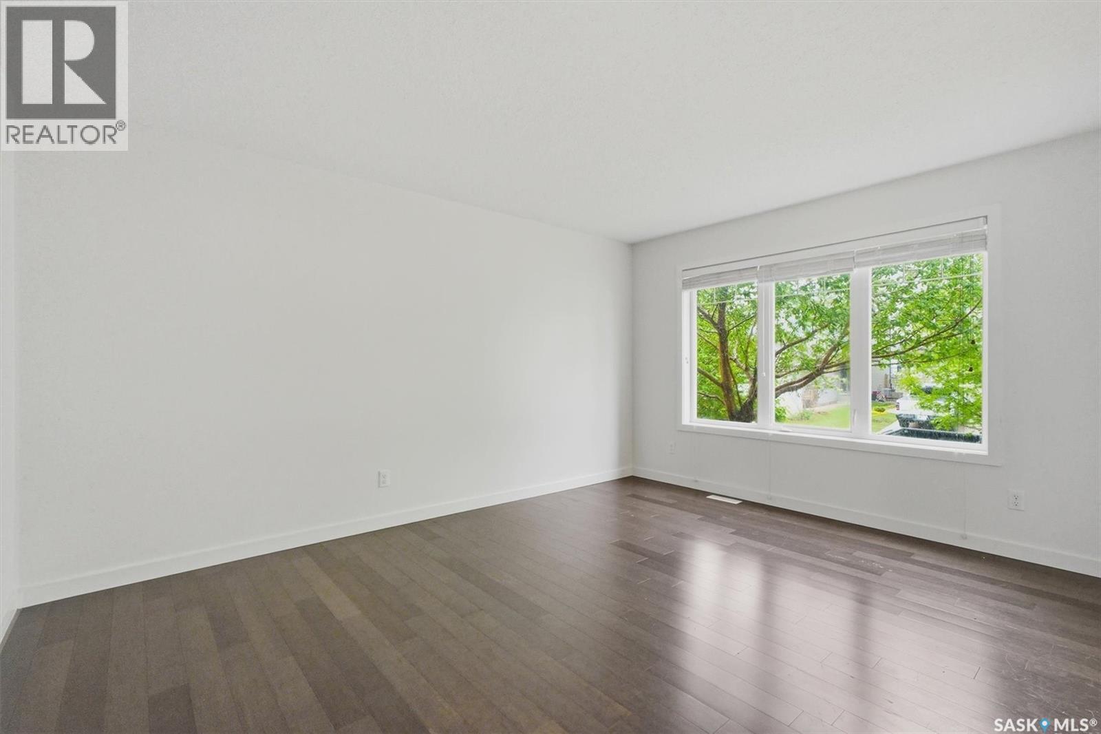 #265 245 Ashworth CRESCENT - 5