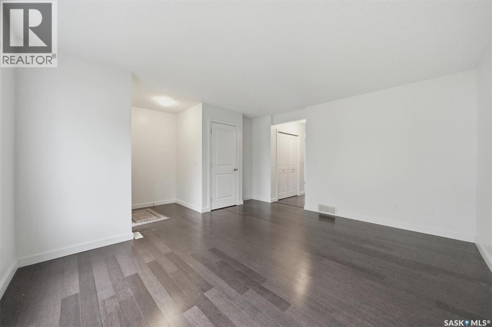 #265 245 Ashworth CRESCENT - 7