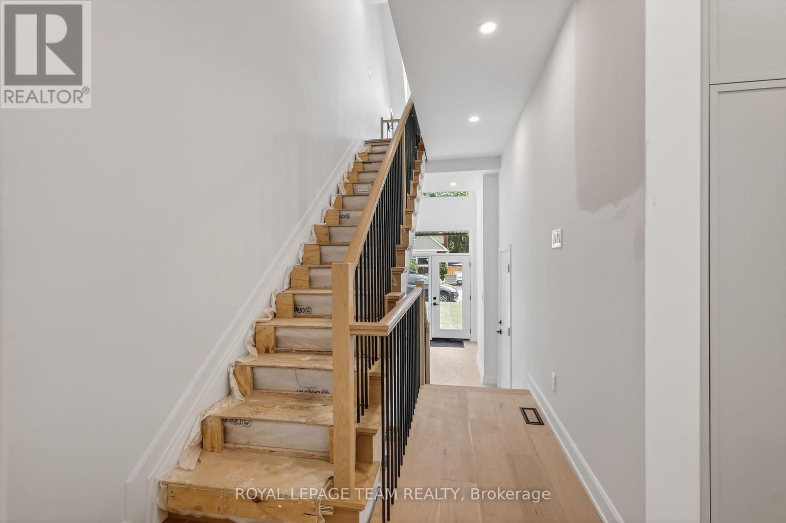 4 Bed, 4 Bath Multi-Family for Rent in Ottawa – A – 608 TWEEDSMUIR AVENUE, Ottawa – MLS# X13148794 - Image 16
