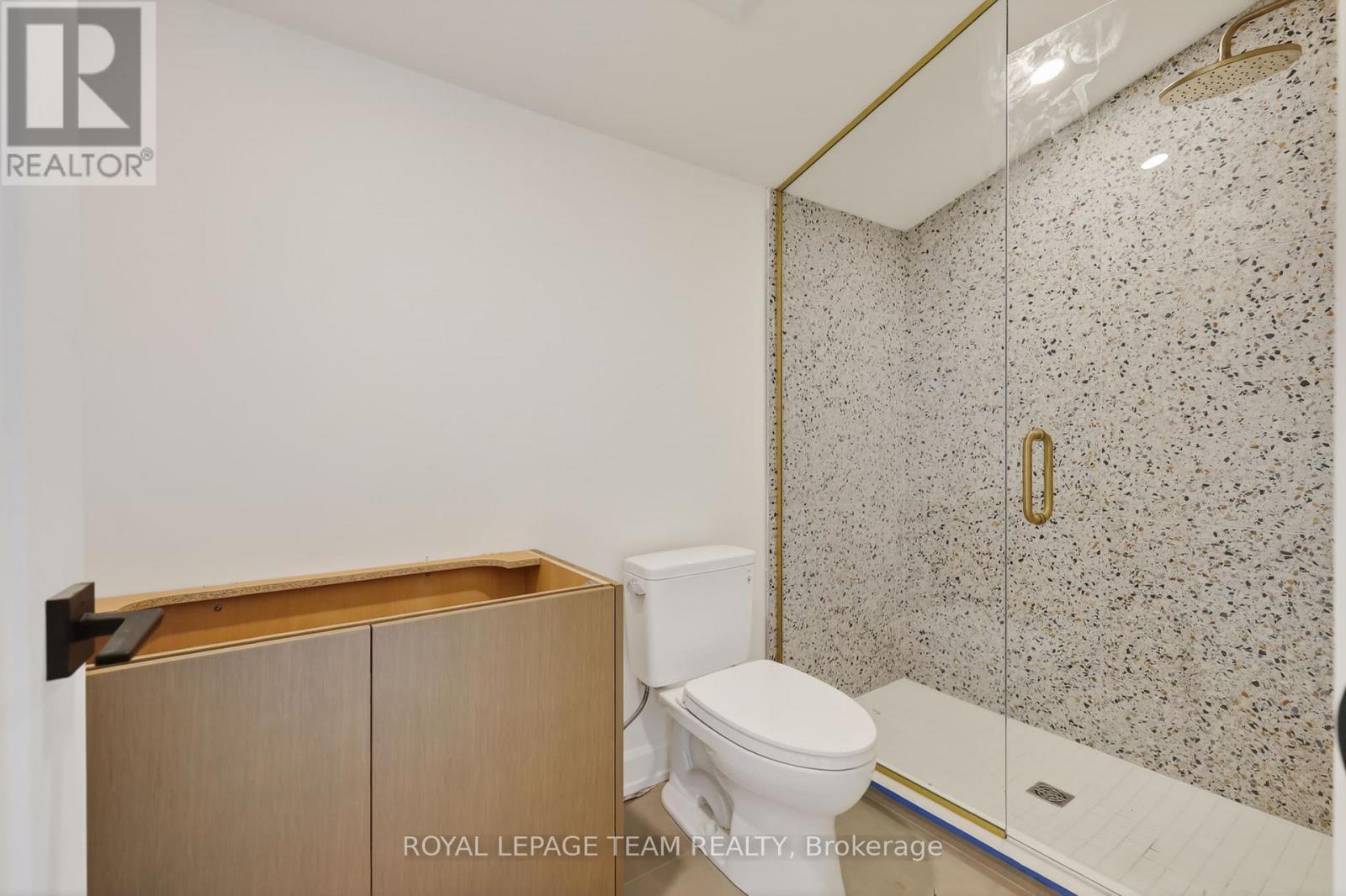4 Bed, 4 Bath Multi-Family for Rent in Ottawa – A – 608 TWEEDSMUIR AVENUE, Ottawa – MLS# X13148794 - Image 35