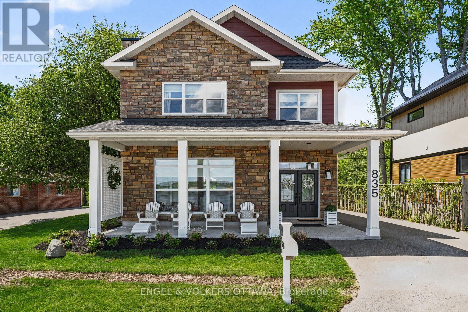 835 ARCHIBALD STREET - 1