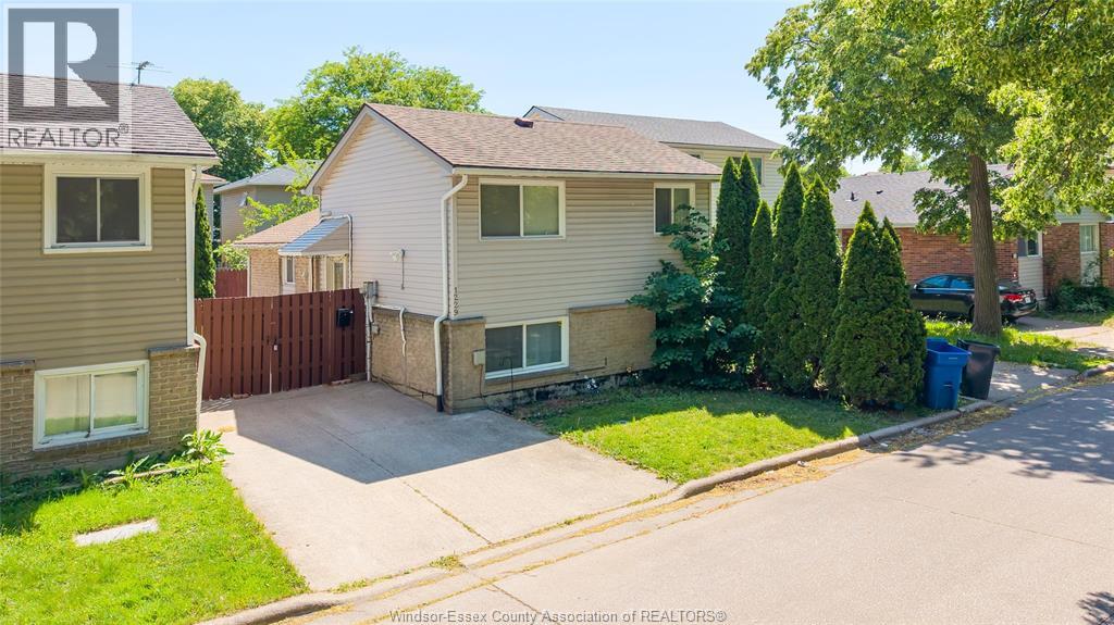 1229 ARNCLIFFE - 2