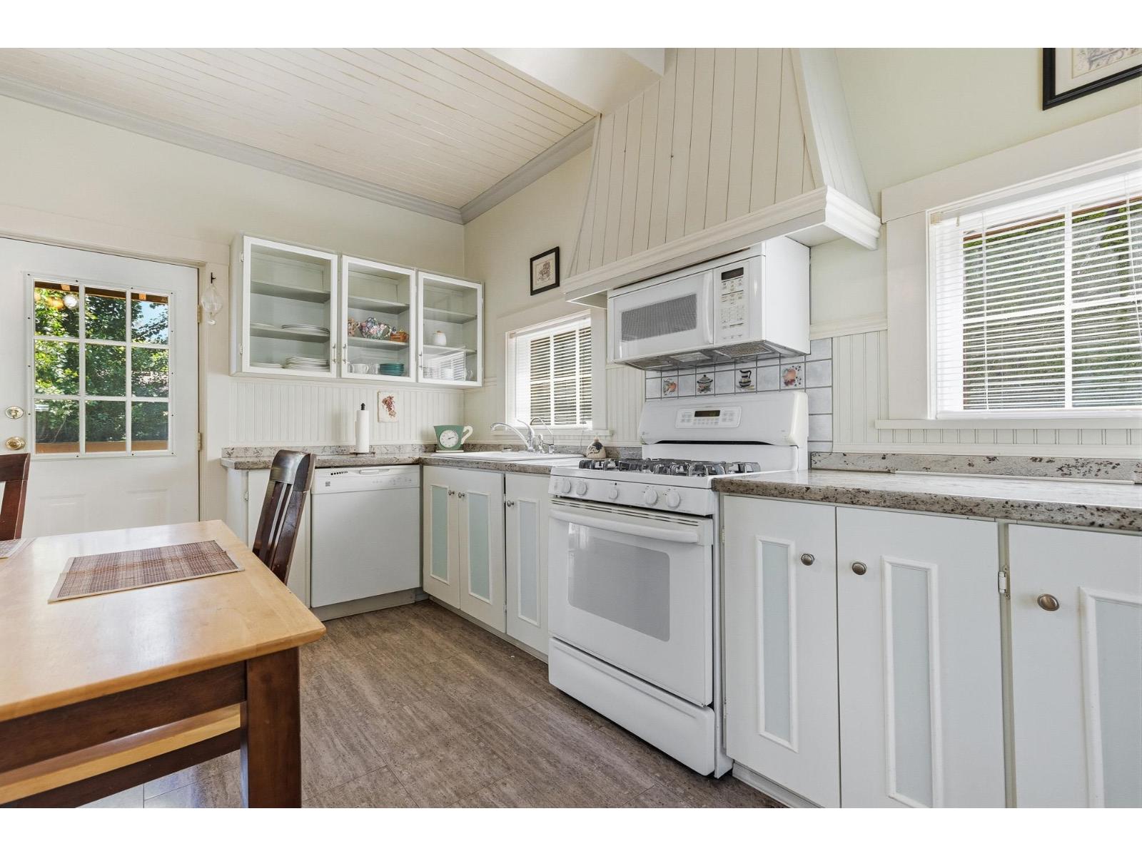 1075 3RD AVENUE, Hope, Hope