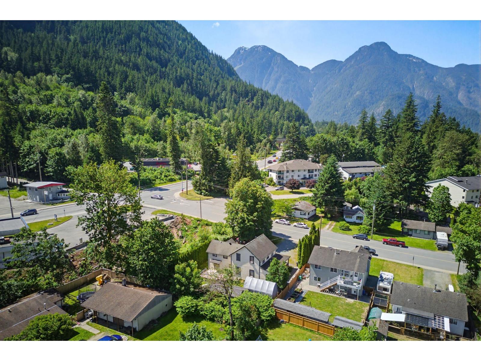 1075 3RD AVENUE, Hope, Hope