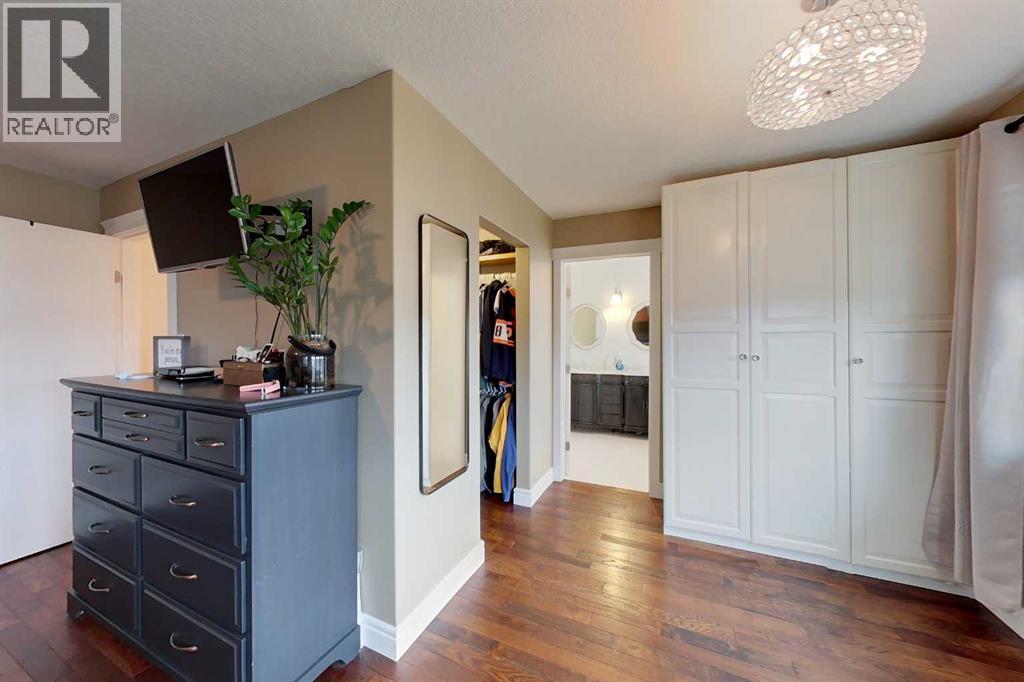 808 10 Street SE — photo 21