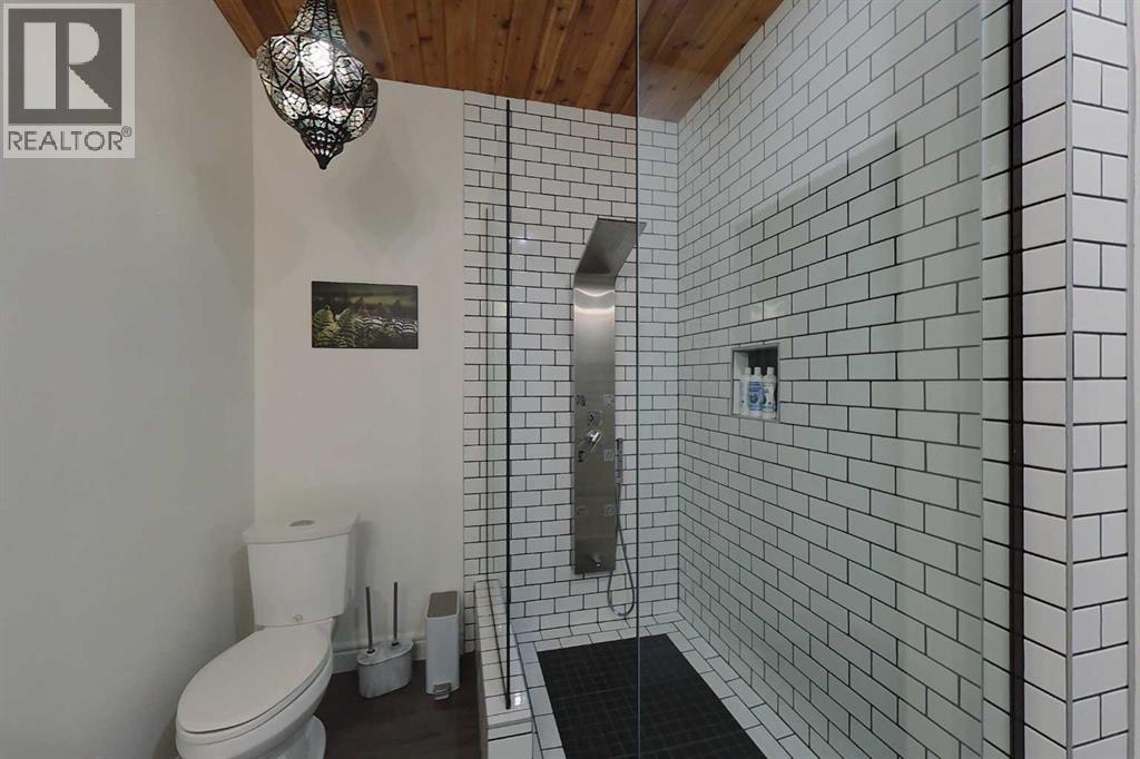 808 10 Street SE — photo 30