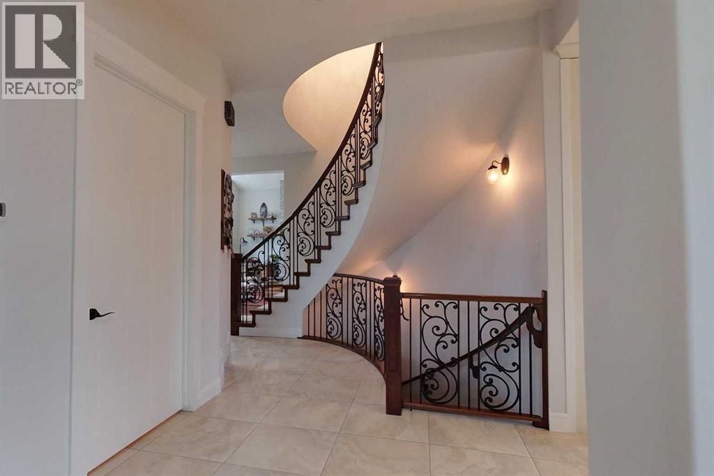 808 10 Street SE — photo 15