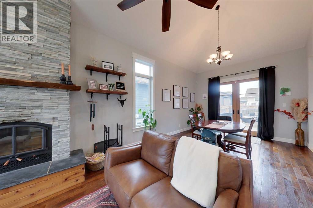 808 10 Street SE — photo 7