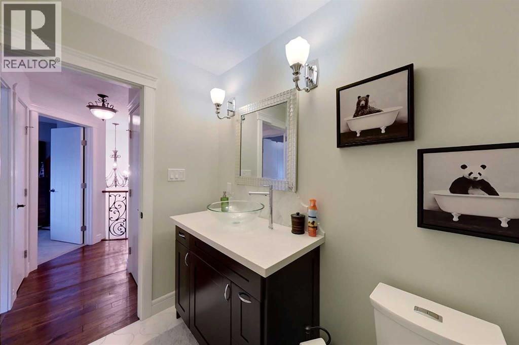 808 10 Street SE — photo 26