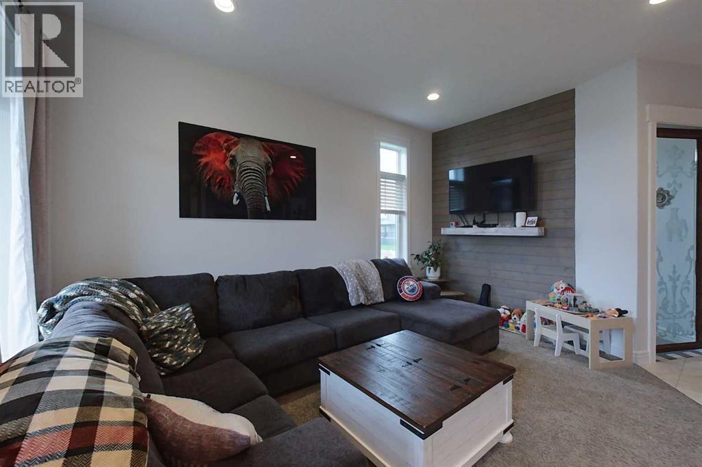 808 10 Street SE — photo 14