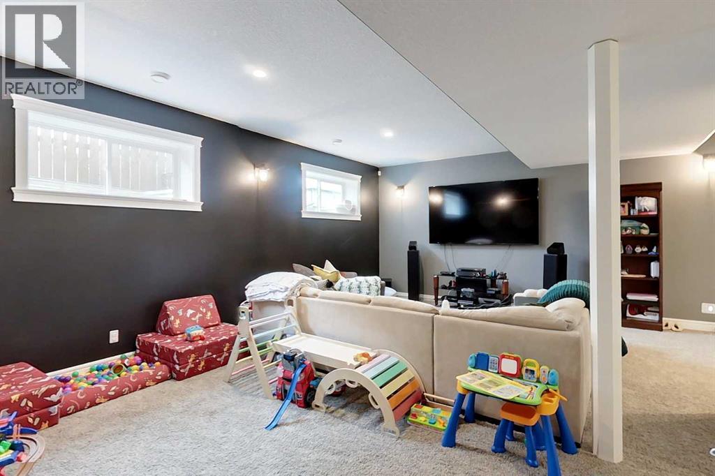 808 10 Street SE — photo 34