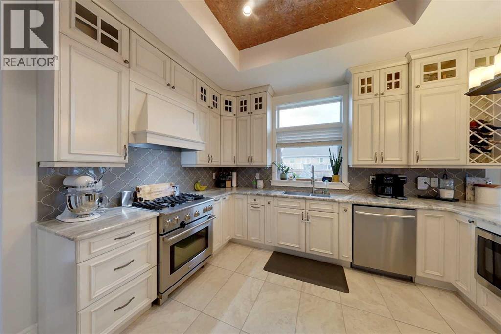 808 10 Street SE — photo 11