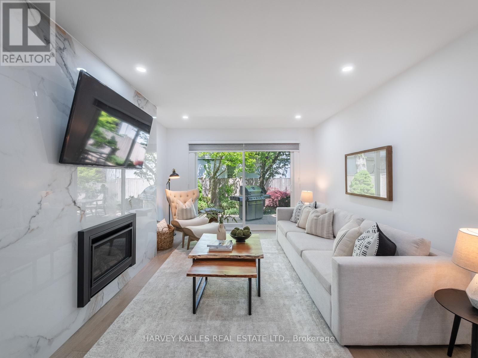 8 CARAVAN DRIVE - 18