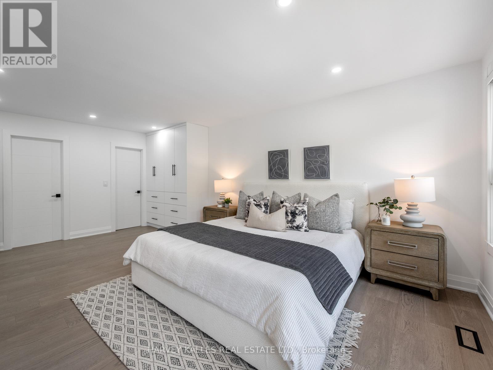 8 CARAVAN DRIVE - 33
