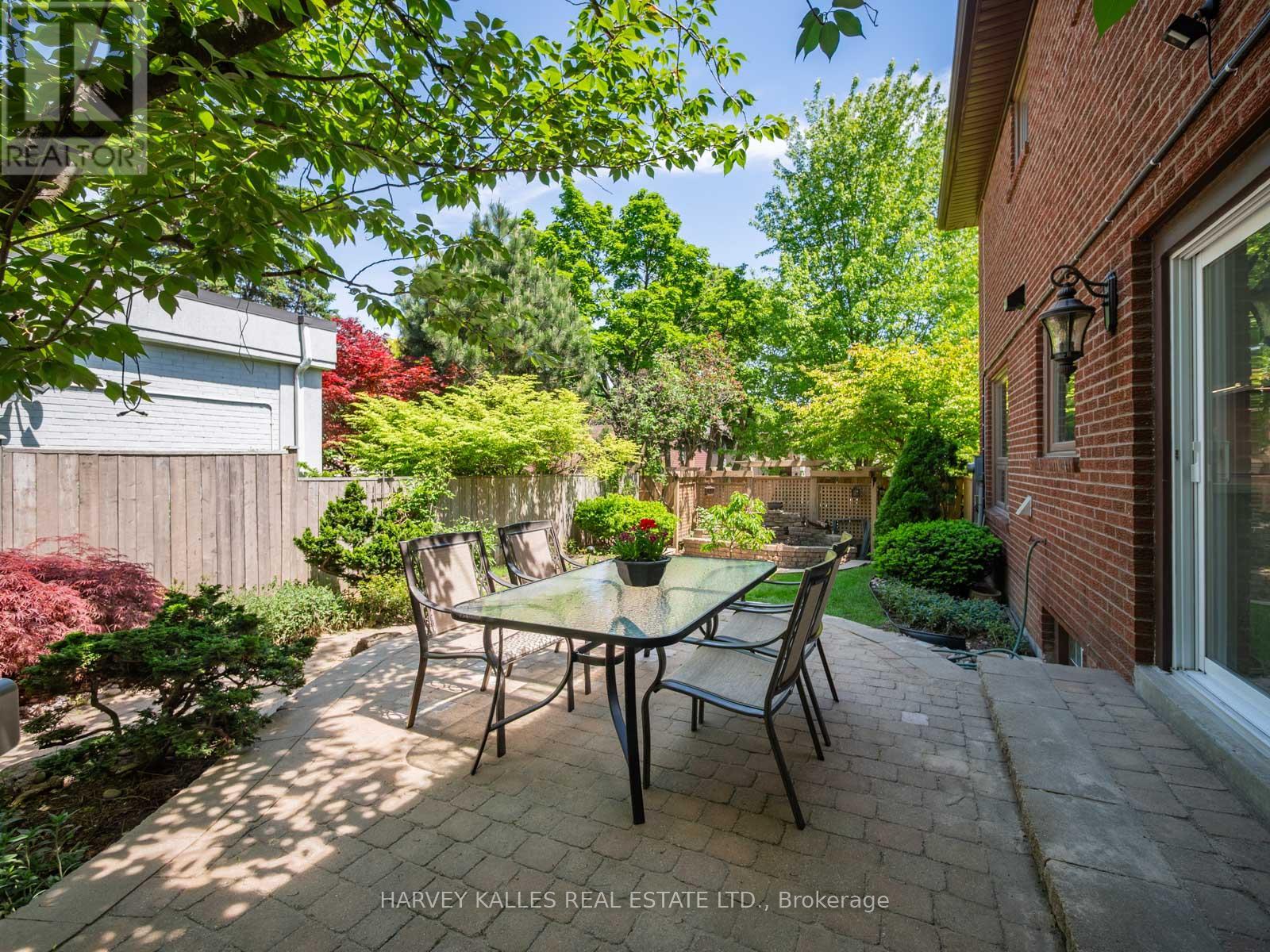 8 CARAVAN DRIVE - 45
