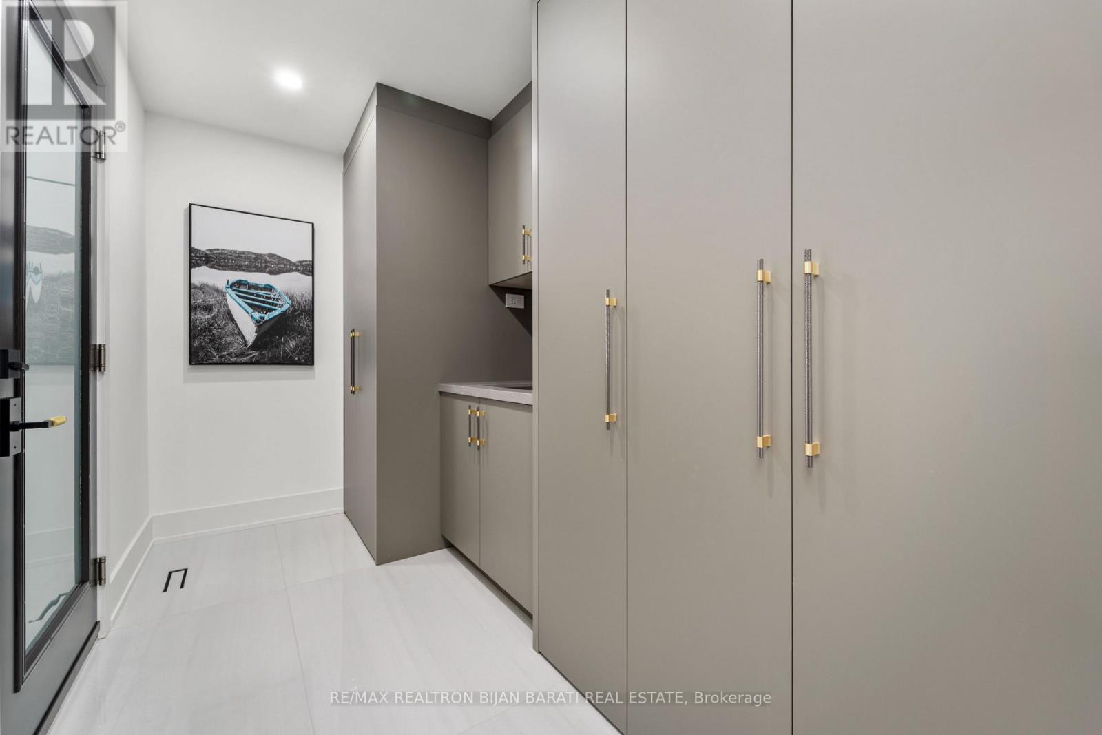 593 CUMMER AVENUE - 25