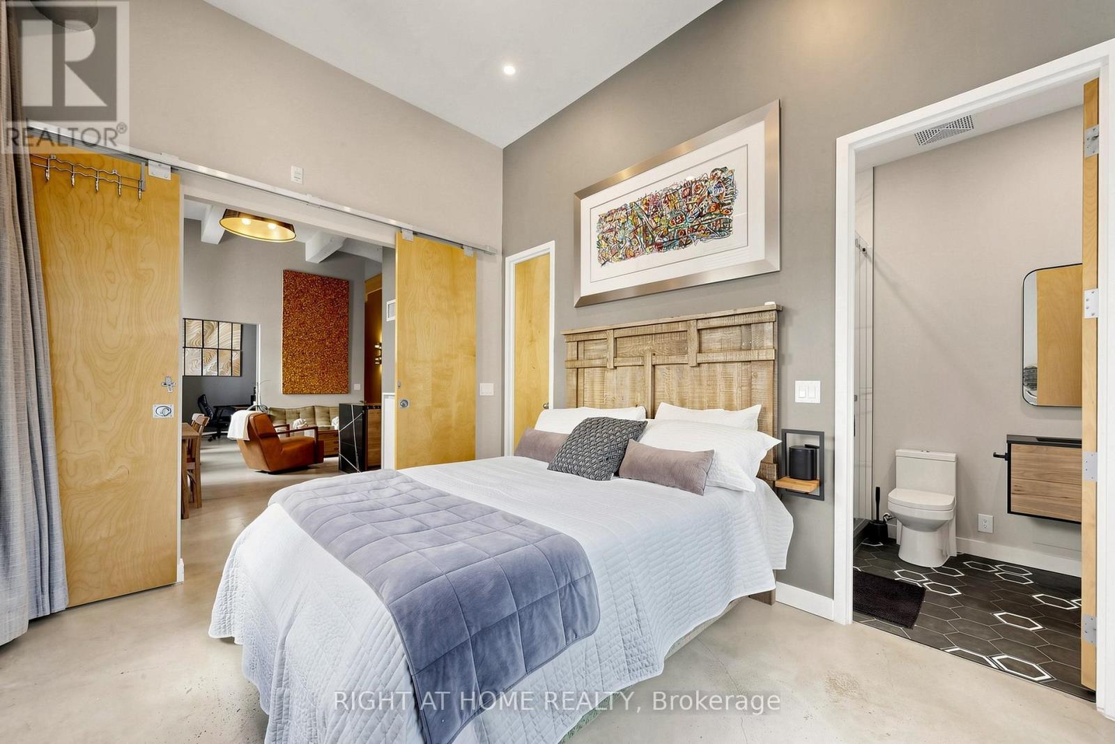 #305 135 DALHOUSIE STREET - 15