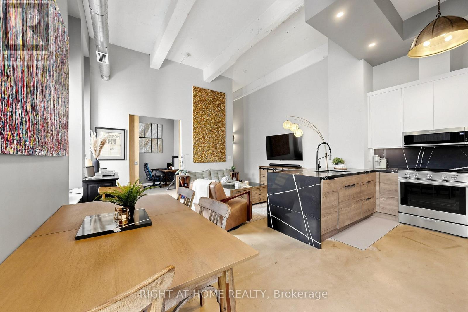 #305 135 DALHOUSIE STREET - 8