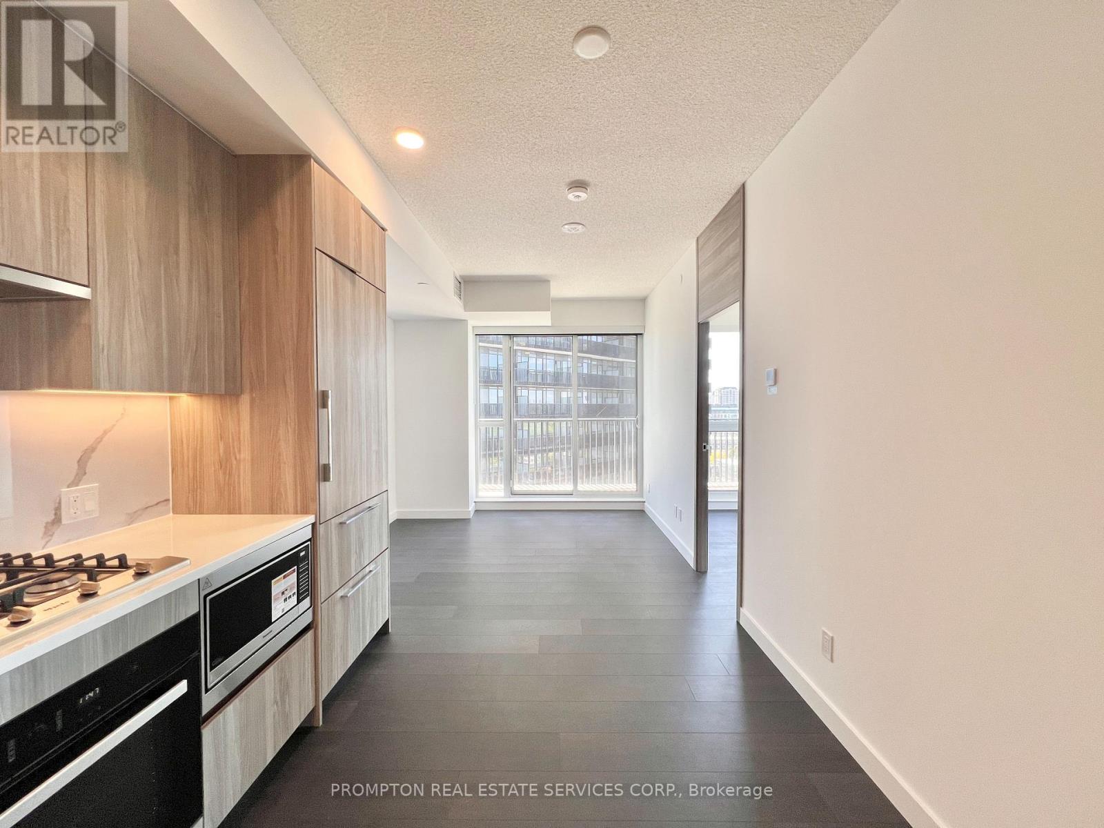 Listing photo of 2005 - 68 ESTHER SHINER BOULEVARD