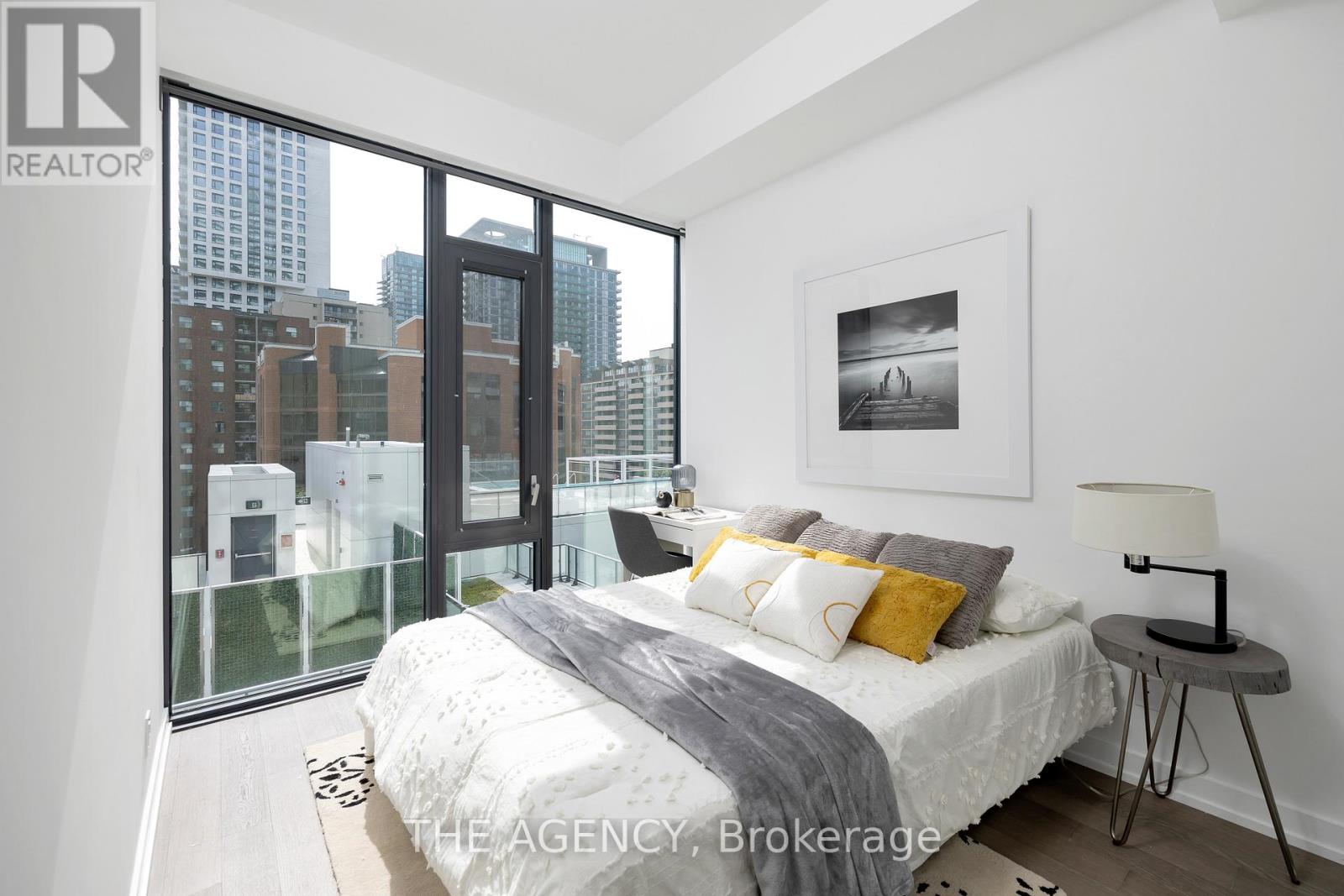 #804 161 ROEHAMPTON AVENUE - 14